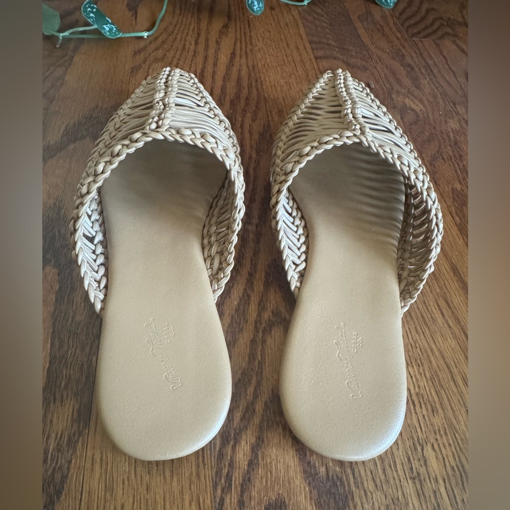 Universal Thread Ellen Mule Tan Woven Flats - Size Women’s 8.5 - Picture 5 of 7